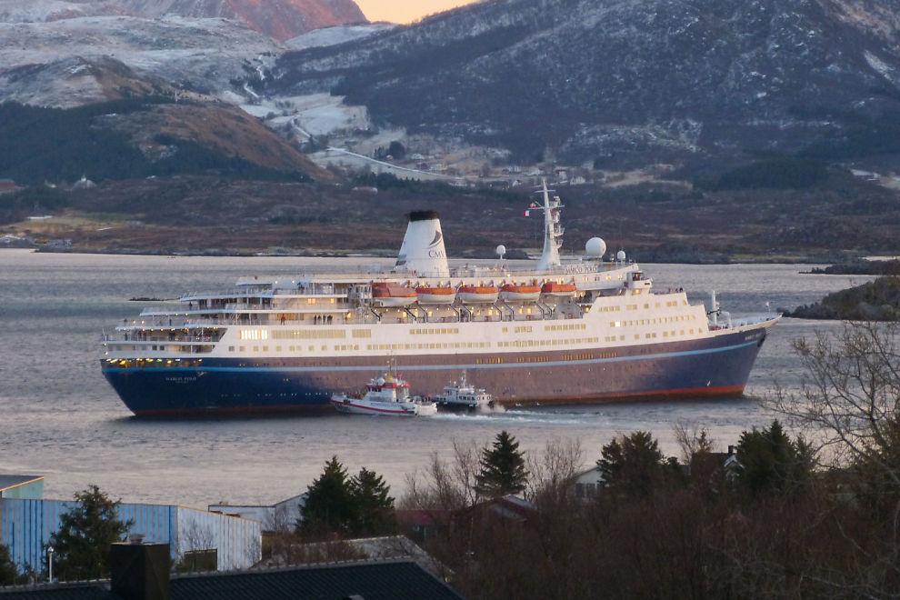 MS Marco Polo on ground in Lofoten