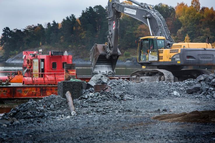 Utfylling og terrengarrondering (2) Hindre at overskuddsmasser oppstår Byggeråstoff Utfylling og terrengarronderi ng Dumping og deponering Sørg for at utfyllingen ikke medfører nevneverdige skader