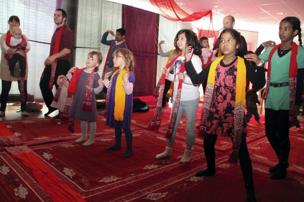 Internasjonal festdag Med dans, forestillinger, mat og musikk på menyen knyttet den