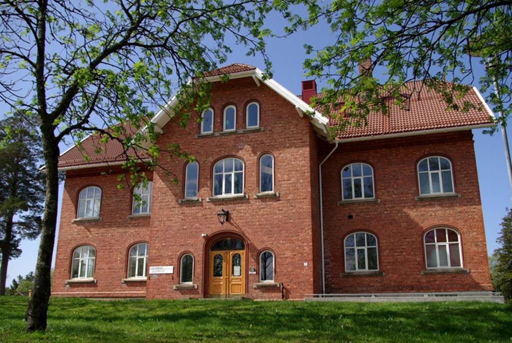 Kulturskolen i Ås Etablert i 1970 - ny utvikling basert på 47 års erfaring Utnevnt til - Årets kulturskolekommune 2017 og