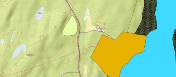 Figur 1. Utsnitt fra kommuneplanens arealdel. Det gulgrønne feltet viser P2 Pukkverk Yttersrud, med et areal på 13 806,1 m 2. Utsnittet er hentet fra www.kart.smaalensveven.no.