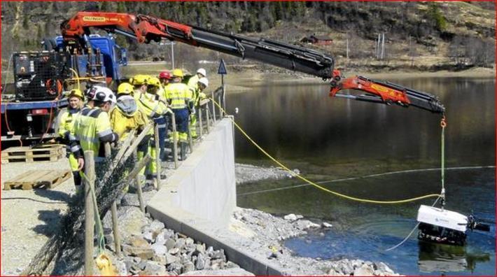 BKK gjennomført revurderingstilsyn på dammen ved Svartavatnet i Haugsdalen i 2016. Dette er en vel 50 meter høy fyllingsdam med frontal betongplate.
