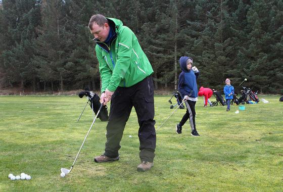 Åpen turnering første søndag hver måned kl. 12.00. Kontakt: Anders Neerland 41314214 www.smolagolfklubb.