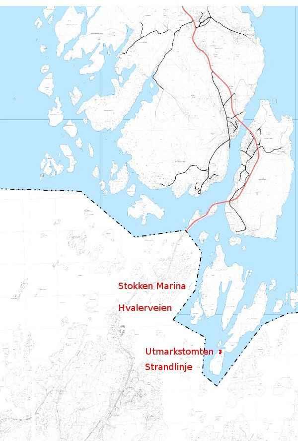 Kartet over viser utmarkstomten med egen strandlinje i rødt sydøst for Stokken Marina. Kartet viser også veien mellom Fredrikstad og Hvalerskjærgården.