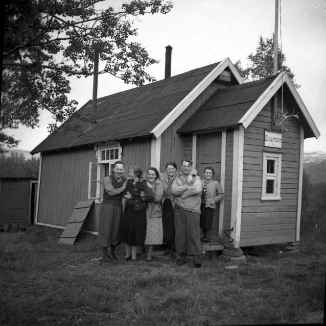 Figur 43. Hytte ved «Diamanten». Foto Steinar Skogstad, juni 2017. En annen hytte «Elvarheim» oppført i 1917 ligger like ved veien mot Fjellandsbyen i Daja.