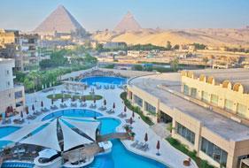 2 VI BOR PÅ FØLGENDE HOTELL OG SKIP Le Méridien Pyramids Hotel & Spa ***** (18. 21.jan, 01.-04.feb & 22. - 25.