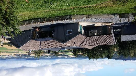 Barnehagen ligger nært skogen og vi går ofte på tur i nærområdet.