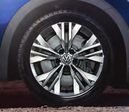 Utvendig utstyr og felger 01 Volkswagen Passat Alltrack har Alltrack-logo i rustfritt stål i grillen og sidespeilhus i matt krom.