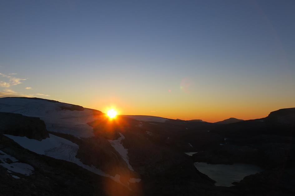 Årsmelding Ålfotbreen landskapsvernområde 2014 Solnedgang på