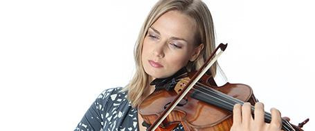 Japan Finland Tyskland Australia Kveldens kvinnelige solist er Satu Vänskä prisvinnende fiolinist med uvanlig bakgrunn.