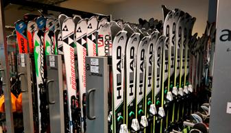 SKEIKAMPEN SKIUTLEIE SKI RENTAL Skiutleie Ski rental Forsikring gjelder kun i alpinanleggets preparerte nedfarter.