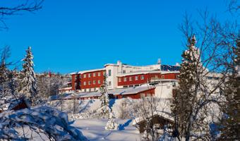 Overnatting Accommodation Velg mellom overnatting på hotell, leilighet eller hytte. Vi tilbyr omtrent 2000 senger, fordelt rundt på hele Skeikampen.