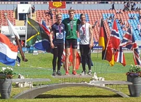 Han valde å doble med distansar og deltok i både 400 m og 400 m hekk. Eit hektisk program som kunne sikre han to medaljar.