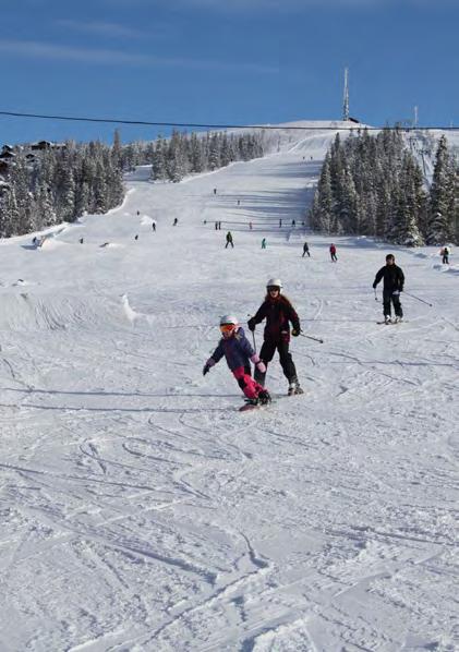 Skisenteret har et bredt utvalg av ski, snowboard og langrennsutstyr til leie.