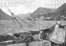 Men om natta vi var komne tilbake til Torshavn, vart den norske båten Silva bomba í Klaksvik og den sokk og låg på botnen at med ei kai.