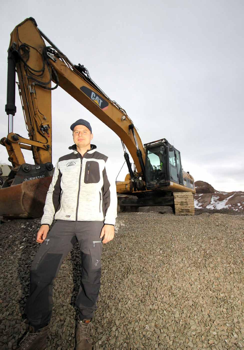 RAGNAR RYDDER OPP Etter å ha jobbet i to år med logistikk på lageret til Halsa Bygg på Halsa, skal nå Ragnar Fagervik (54) ta ansvar for lager og vedlikehold på anleggsavdelingen i bedriften.