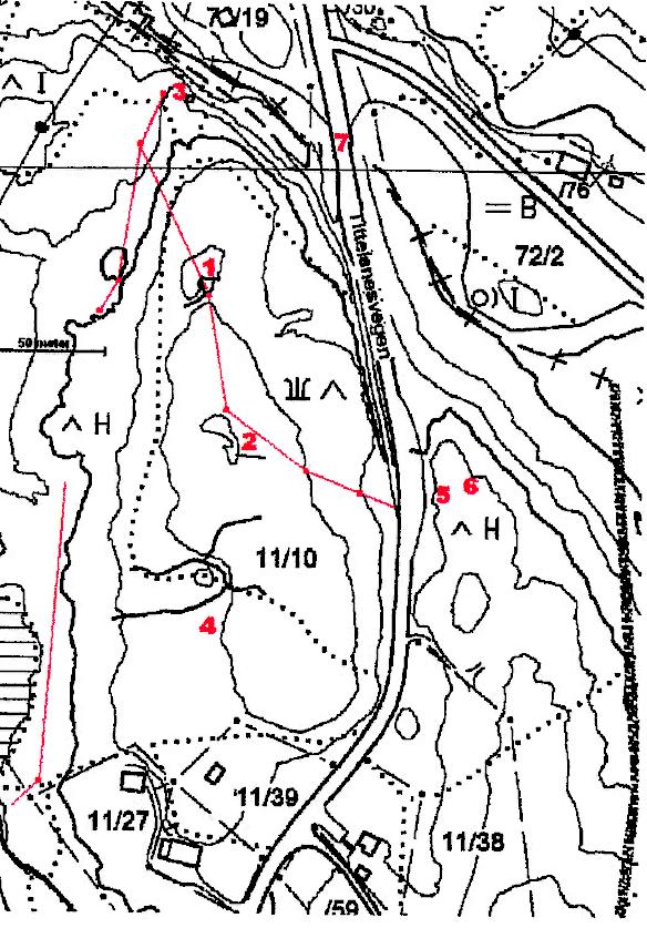 27 5. Søre Våge, militæranlegg fra andre verdenskrig Figur 6-5: Militæranlegg fra 2. verdenskrig på Søre Våge, en stålhette viser over terrenget for den ene bunkeren.