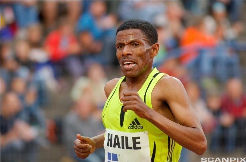 Oppgave 6 (8 poeng) Haile Gebrselassie fra Etiopia har vært en av verdens beste langdistanseløpere. I tabellen nedenfor ser du hans beste tider på noen distanser.