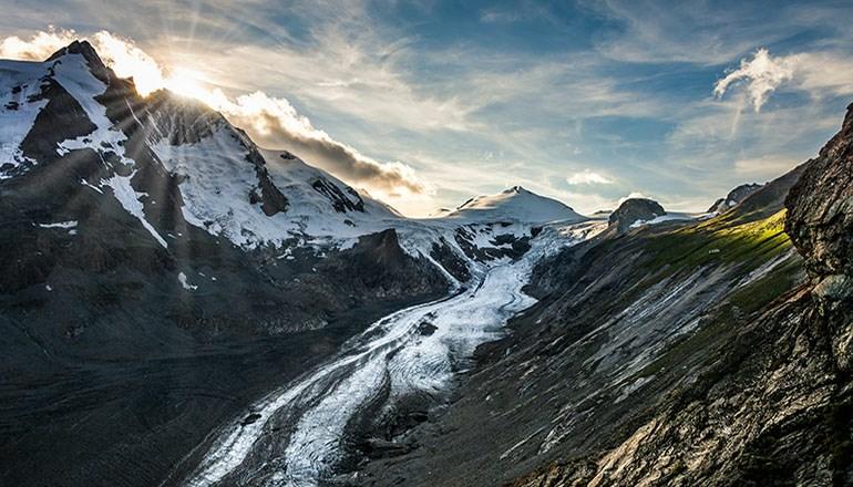 3. Globale klimaendringer - hva skjer? Publisert 21.12.2018 av Miljødirektoratet Den globale middeltemperaturen er høyere i dag enn da målingene startet på slutten av 1800 tallet.