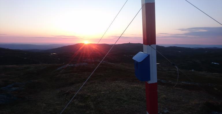 Post 2 Våttåfjellet 689 moh Vegbeskrivelse: Kjør fra Tømra, forbi Fuglem og videre i retning Mostadmark. 5 km fra Selbustrand kirke kjører du av mot høyre (Veg mot Gammelvollstoggo).