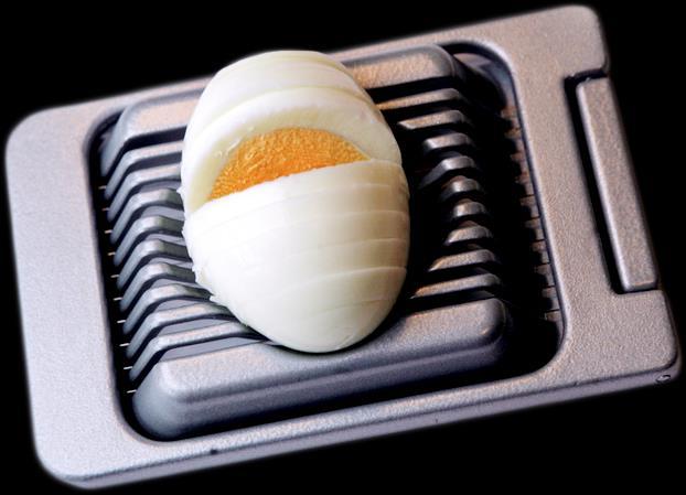 Volum Tenk deg at du deler et egg med eggdeler. Da får du parallelle skiver med samme tykkelse, men med ulik størrelse.