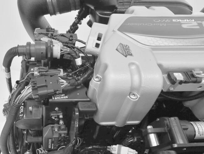 OBS Del 1 - Bli kjent med motoren ERC-spakene må være i nøytralstillingen for at skifte av ror skal kunne foretas.