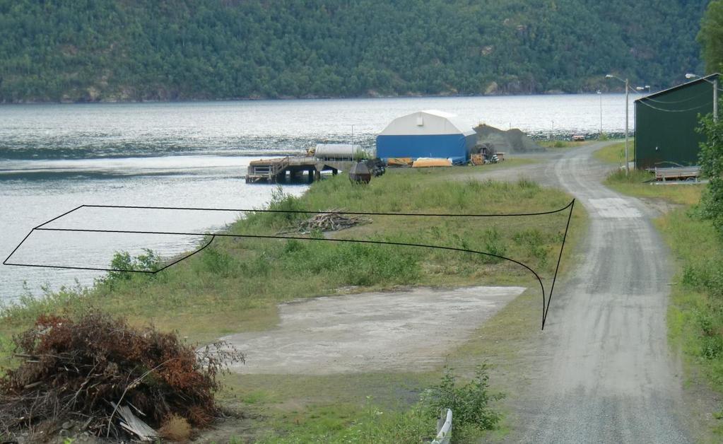 ADKOMST OG INTERNE VEIER 7 (13) Det må etableres en snuplass for de lastebilene som skal frakte turbinkomponentene, snuplassen må være ett rett strekke på ca 50 meter i vinkel på veien.