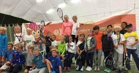 Nesøya IL Tennis er også en samarbeidsklubb i lavterskelkonseptet Team Tennisskolen som har nivåer i Rødt, Orange og Grønt. Vi har også divisjonslag for damer og herrer samt veteranlag.