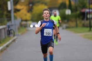 Noah Røe kom først i mål av gutta, på tiden 22:42 min. Ellinor Næss Sørensen, som er 10 år, imponerte alle med 24:44 min.