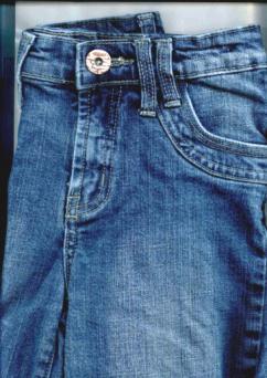 Eksempel 7 Å regne ut opprinnelig pris Et par jeans selges med 30 % rabatt til 420 kr. Hva var den opprinnelige prisen?