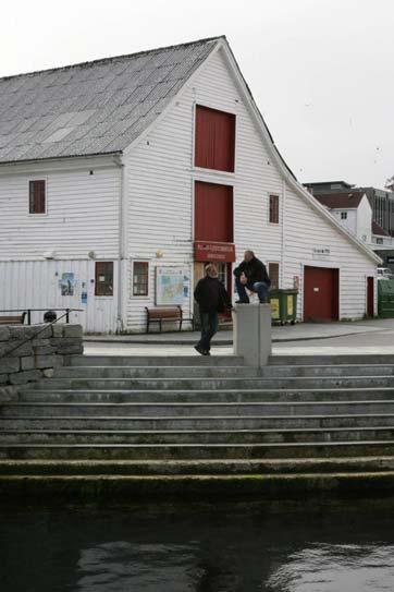 Klimatilpasning Kommunene er viktige i arbeidet med tilpasning til klimaendringene Klimatilpasning i Flora, Fredrikstad og Osloregionen Regjeringens arbeid med klimatilpasning 13 Foto: Dag Frøyen