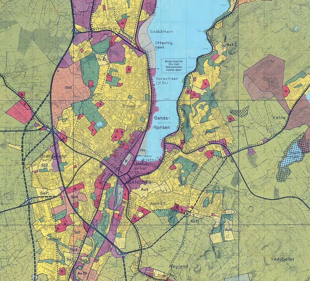 OMSTILLING 1980-2000 Kommuneplan for Sandnes 1989-2004, vedta 1 desember 1991. Planen skiller ikke mellom sentrumsformål og annet næringsformål i kommunen.