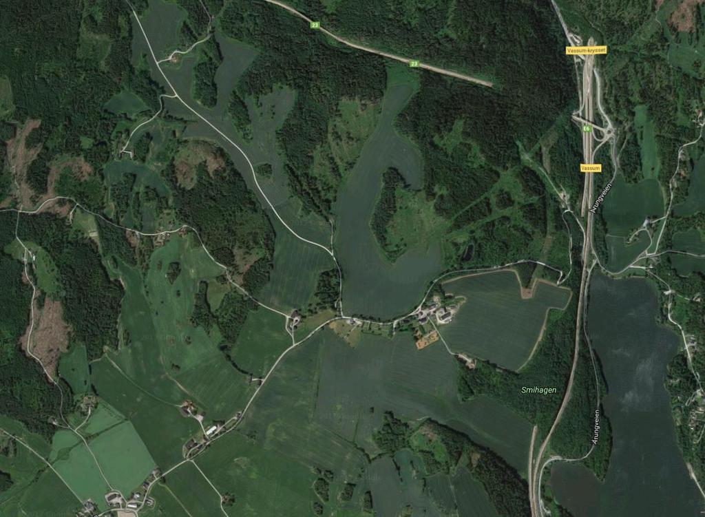 2. Lokalisering/omkringliggende miljø Flyfoto. Froen gård med omkringliggende kulturlandskap (Google Maps 18.4.2017) Området som fredes ligger vest for Årungen.