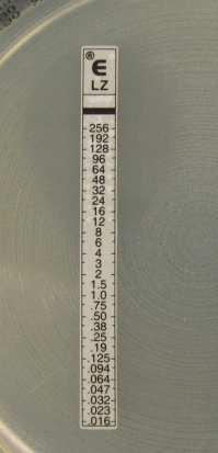 Linezolid MIC R > mg/l Sonediameter R < 19 mm 19 mm Blokkerer initiering av proteinsyntesen ved