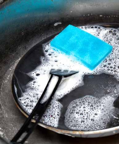 Kloakk på avveie? NEI TAKK! Visste du at avløpsrørene kan bli tette dersom du skyller matfett og matolje ut i vasken?