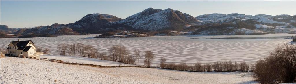 ). Øykjafjellet i høyre billedkant.