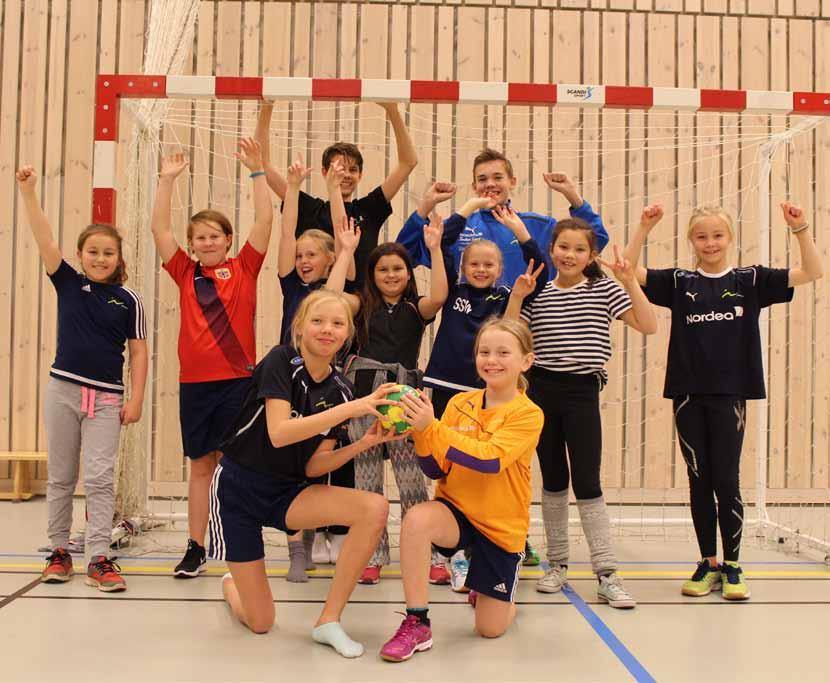 Pedersen I 2017 har håndballen virkelig funnet seg til rette i Nesøya-hallen! Nye spillere kommer stadig til, og vi ønsker dem velkommen med åpne armer.
