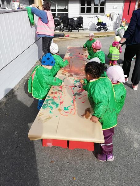 OSASTUA BARHAG R ITRASJOAL FLRKULTURLL BARHAG n flerkulturell barnehage: Målet er at barnehagene skal gå fra å