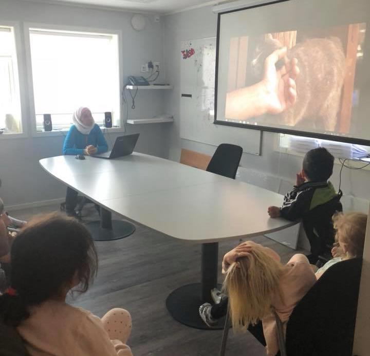 Barnehagen har i år både barn og personell fra flere ulike nasjoner, noe som er både lærerikt og interessant.