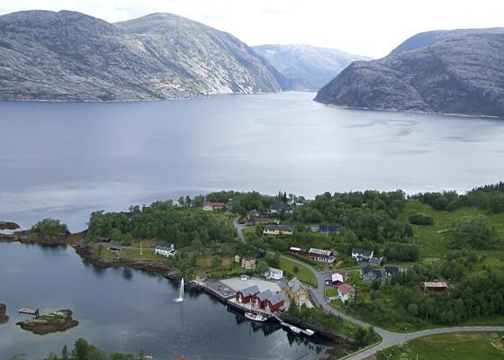 17 35 481 7. I Mosjøeregionen er det 20 prosent utlendinger, mens tallet for Brønnøysundregionen er høgere med sine 30 prosent.
