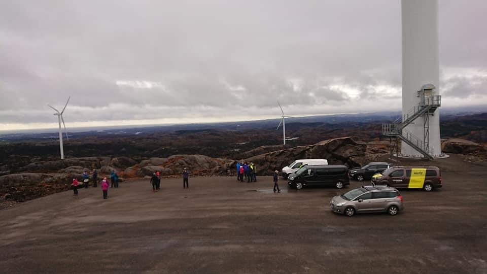 Bilder fra to vindkraftverk i Eigersund kommune, Rogaland: Svåheia og Egersund Svåheia med 7 turbiner og Egersund med 30 turbiner Anlegget på Svåheia er på 7 vindturbiner på 140 meter og anlegget i