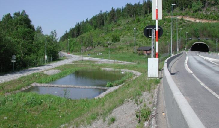 . Bildet er fra Strindheimtunnelen i Trondheim Bruksområde : Pumpesump Areal : 80 m2 Volum : 160 m3 Pumpesump: Foto: Tore Paulsen Sedimentasjon tunnelvann Bildet