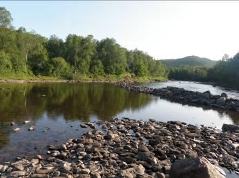 6. Laukhelle/Lakselvvassdraget, Tranøy/Lenvik Laukhelle/Lakselva på Senja har et nedslagsfelt på ca 200 km 2, og munner ut i Laksfjorden rett vest for Finnsnes.