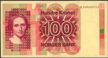 ningsseddel. Bl.a. en 2 mm rift i venstre side. 1-300,- 1364 10 kroner 1972, serie QÆ 0067705. Erstatningsseddel.