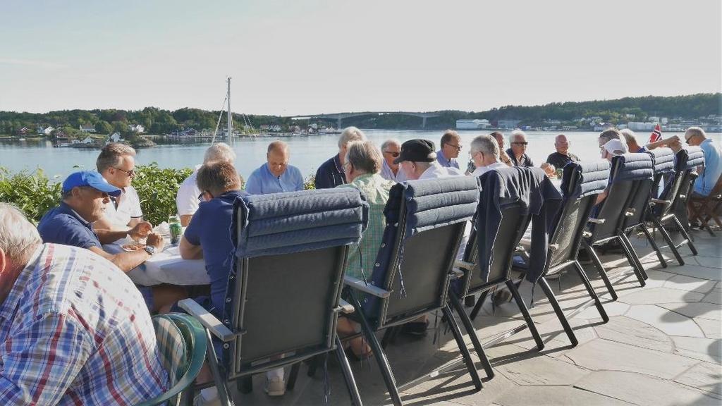 I år var det skyfritt og varmt, og til tross for at mange brødre hadde meldt forfall på grunn av