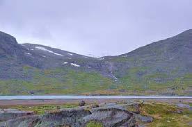 Bilde 40. Iptojávri med damkrone, LO 1702 i Narvik. Bilde 41. LO 548 Livssejàvri i Hamarøy.