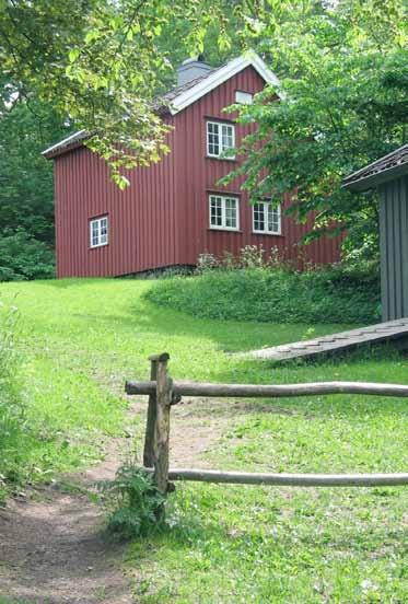 norsk dagligtale enn det danske skriftspråket de måtte lære seg. I tillegg var Knudsen en pådriver i arbeidet med å utvikle latinskolen til en mer allmenndannende skole.