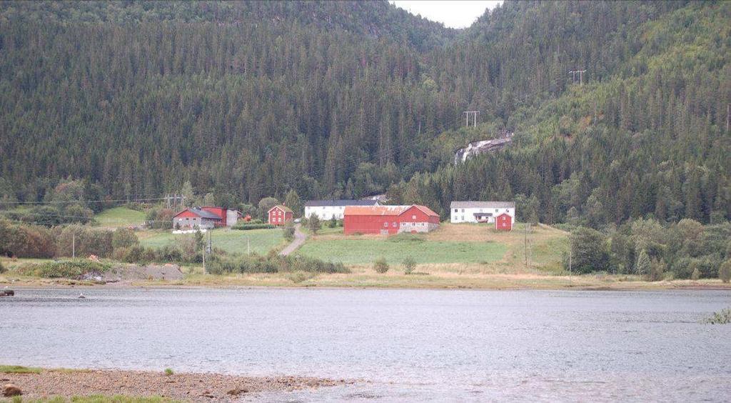 KU Remmafjellet vindkraftverk, Snillfjord kommune 42 ligger for seg selv og har utsikt innover mot Geitfjellet. Seteren brukes i dag som fritidshus av folket på Aunet gård.