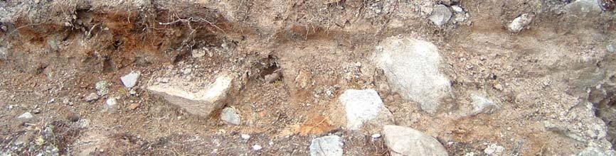 Det var dannet et tykt lag med aurhelle. Dette ble funnet som et kompakt lag i kanten og i bunnen av gropa.