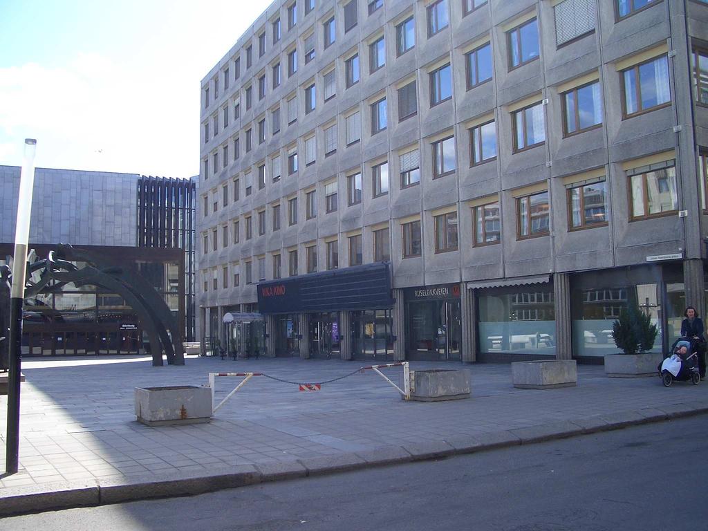 Beliggenhet: Cayenne & XLNT, Ruseløkkveien 14 ligger i området definert som indre del av sentrum.